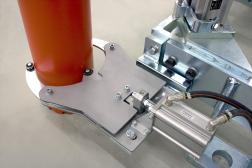 Drill rig with lunette